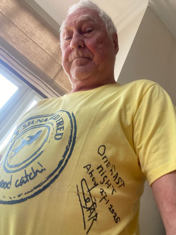 Shirt A Fish named Fred met handtekening Cesar Zuiderwijk 1